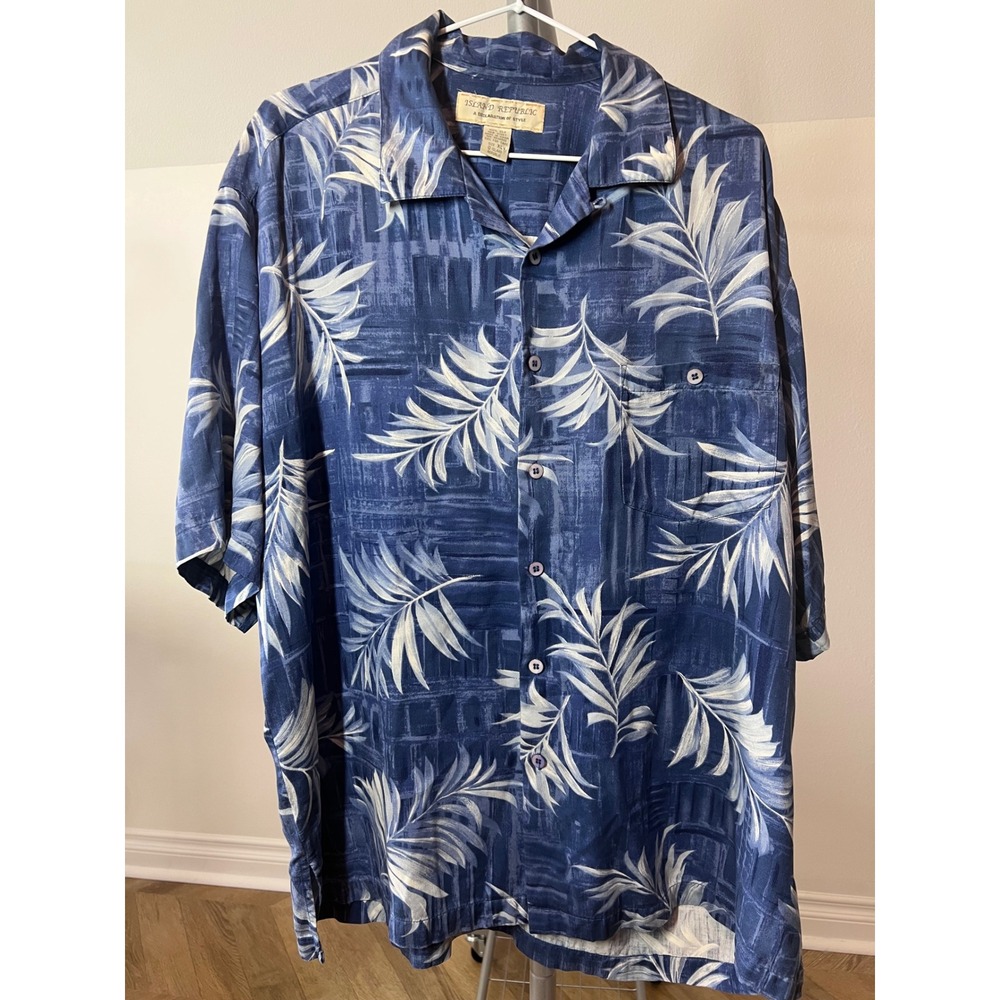 Vintage Island Republic Men XL Blue 100% Silk Tropical Palm Leaf Print Campshirt
